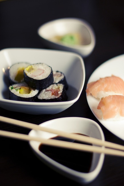 food-dinner-sushi-salomon-large